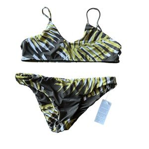 Bromelia Swimwear Sustainable Bikini Size M NWT‎